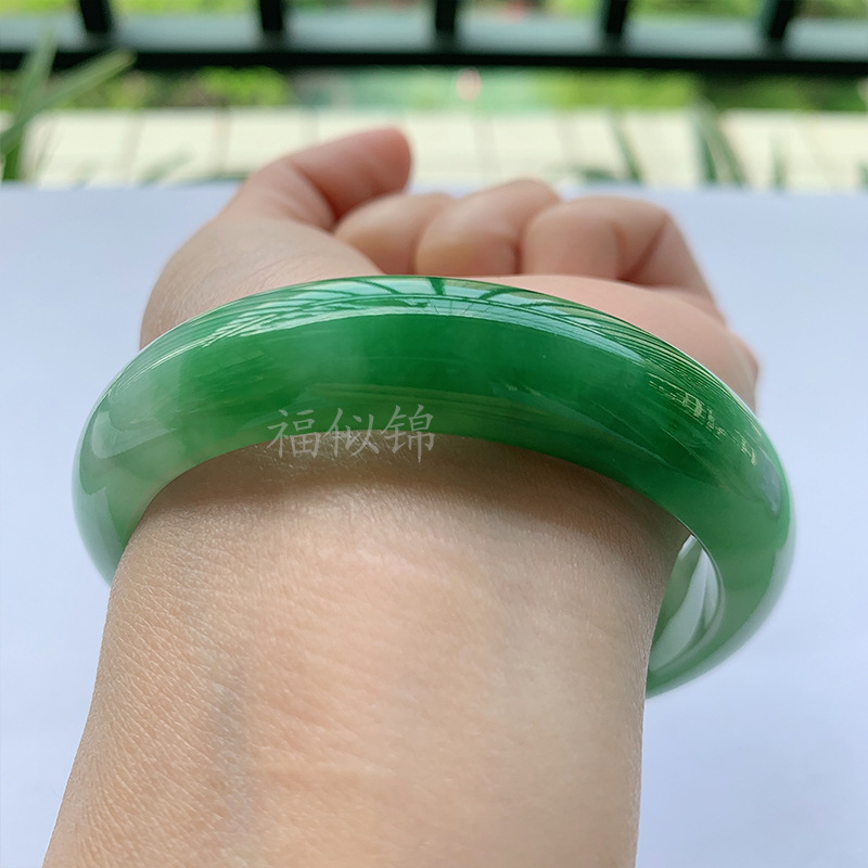 Armband aus eisigem Jadeit aus – Lighting & Home Decor Studio Bewertung und Preis