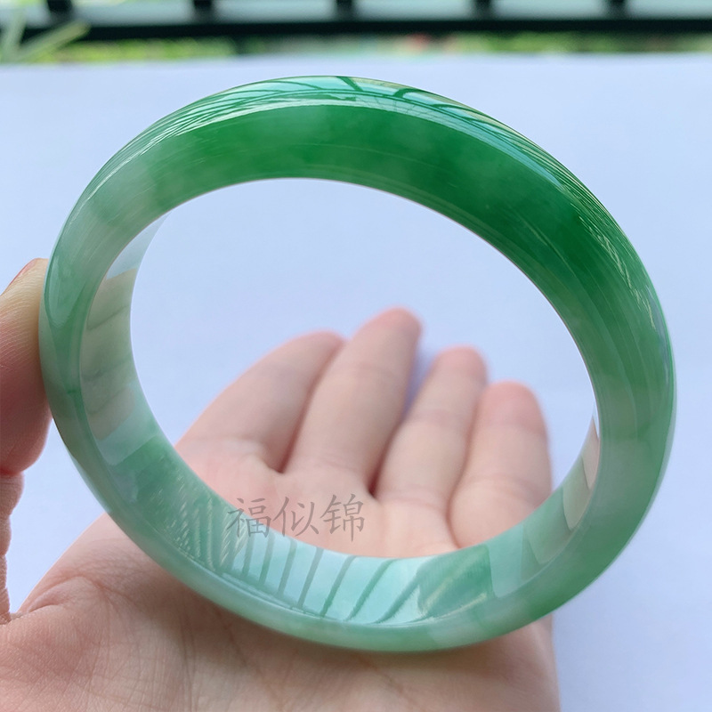 Armband aus eisigem Jadeit aus – Lighting & Home Decor Studio Bewertung und Preis