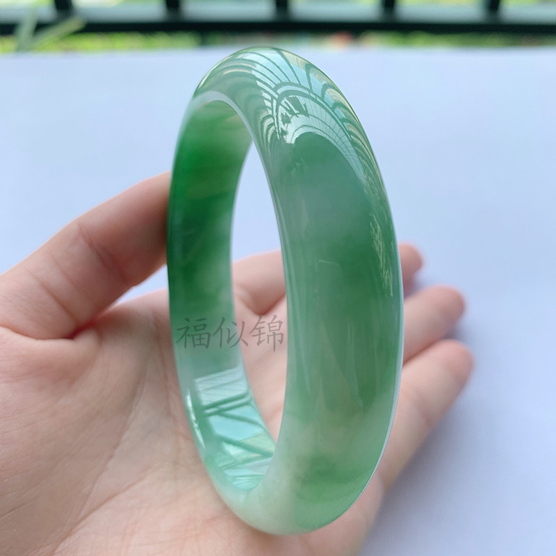 Armband aus eisigem Jadeit aus – Lighting & Home Decor Studio Bewertung und Preis