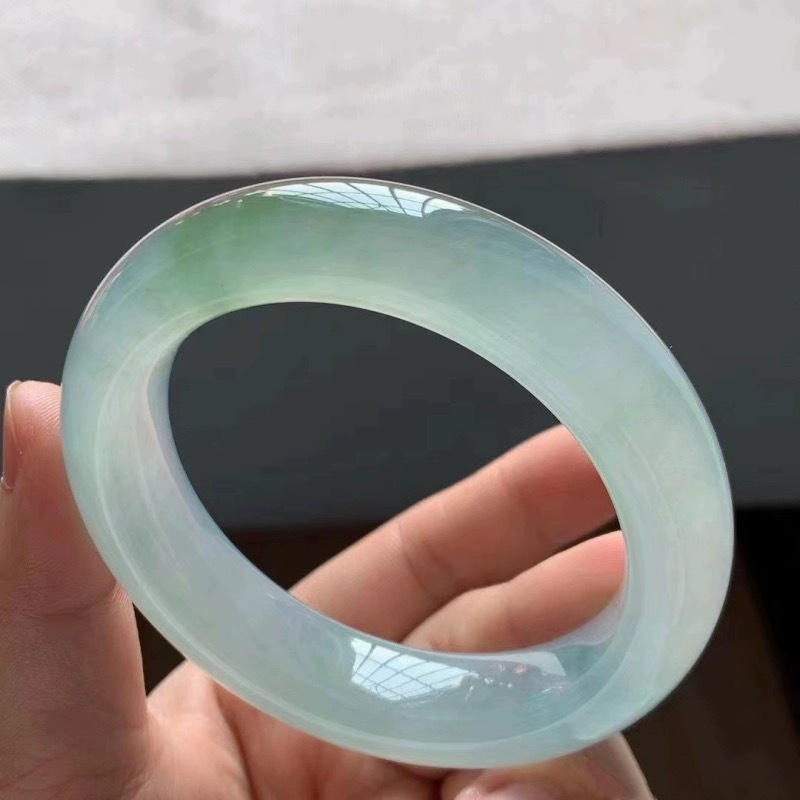 Helles Eisjade-Armband für Mäd – Lighting & Home Decor Studio Bewertung und Preis